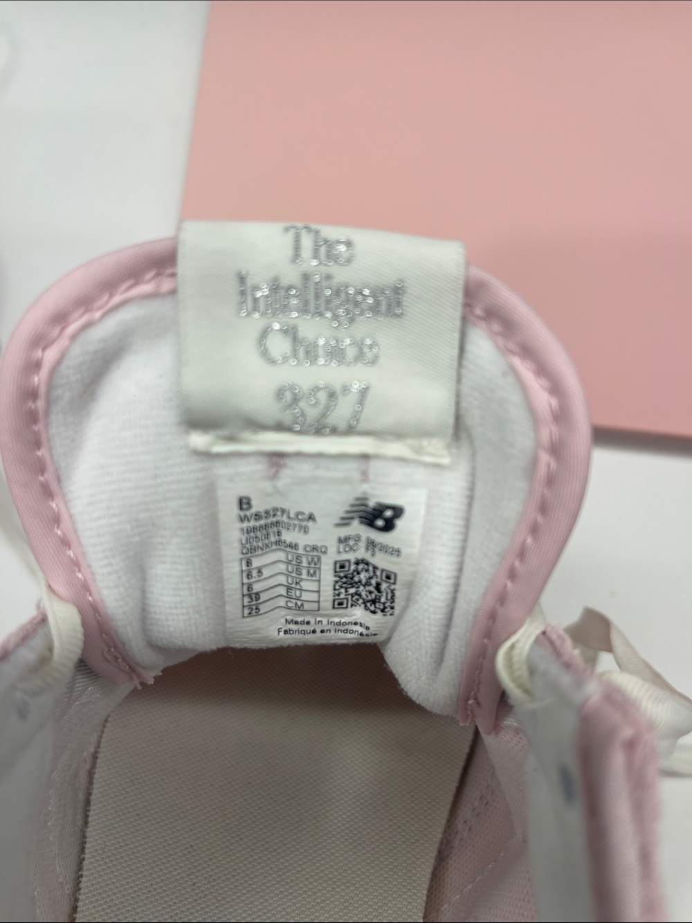 New Balance Pink Lace-Trimmed Women's Sneakers New, but without tags - Picture 9 of 9